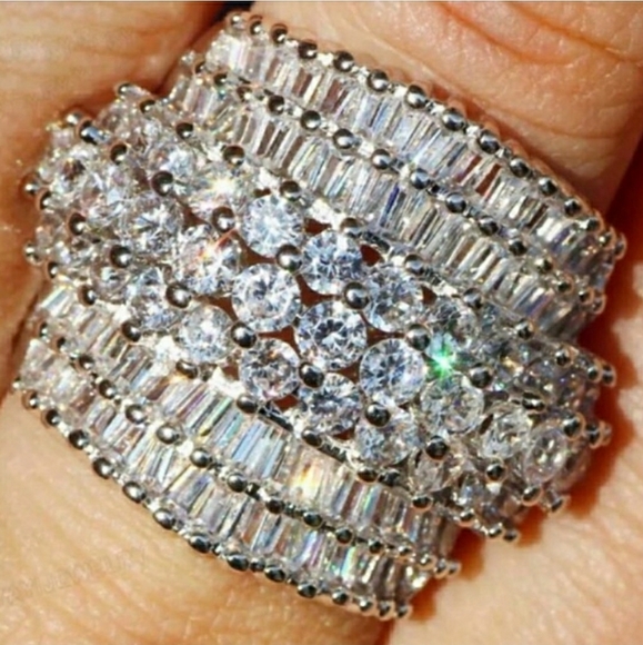 18CT Princess Cut Simulated Diamond Ri… - Picture 2 of 4